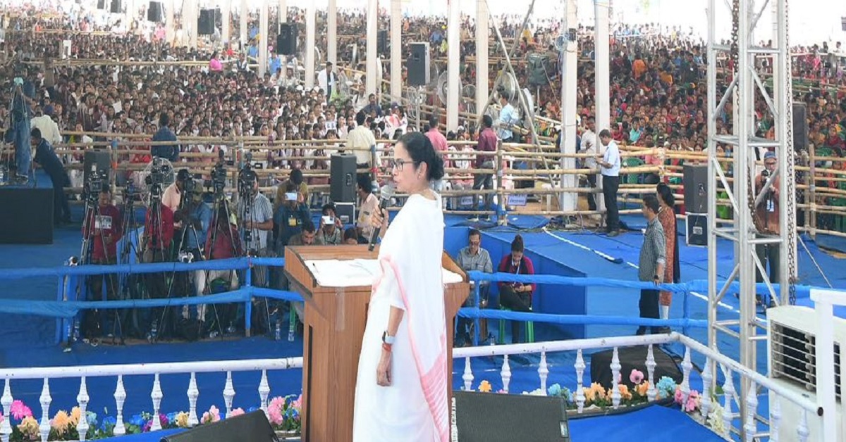 ‘আমি কলকাতায় থাকলে এক সেকেন্ডে মিটিয়ে নিতাম’, আত্মবিশ্বাসী মুখ্যমন্ত্রী