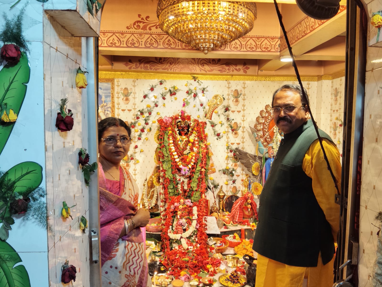 বহড়ু শান্তিপীঠে বাৎসরিক পুজোয় সাংসদ ও বিধায়ক