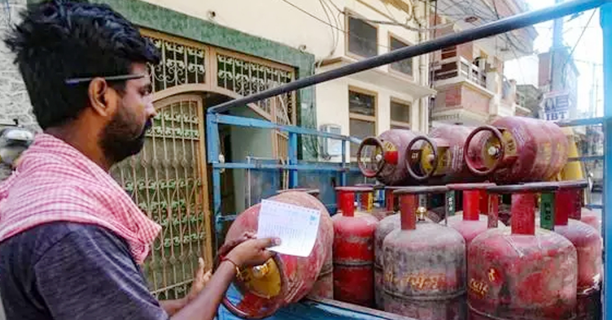 ‘প্যানিক বুকিং’ নয়, আড়াই দিনের মধ্যেই সিলিন্ডার— দেশবাসীকে আশ্বস্ত করল কেন্দ্র