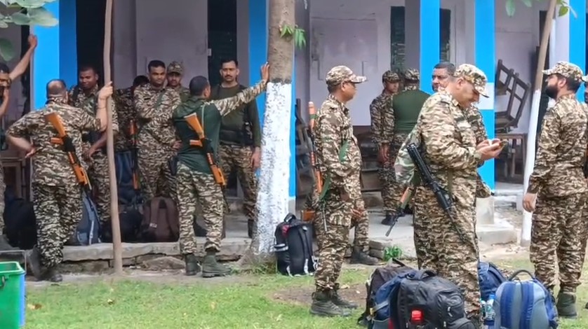 নির্বাচন ঘোষণার আগেই ভাটপাড়ায় কেন্দ্রীয় বাহিনী রুটমার্চ