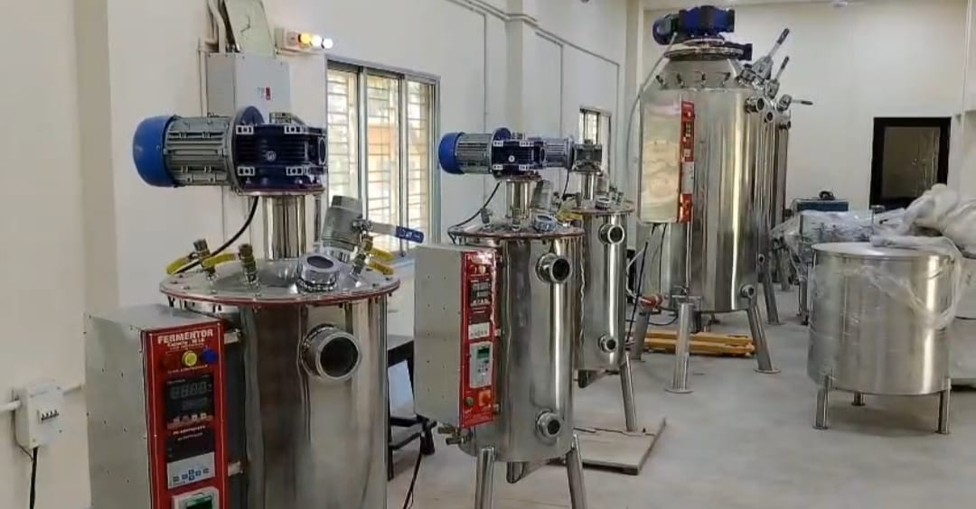 চাষীদের সহায়তায় নিমপীঠে চালু হলো জীবানু সারের পরীক্ষাগার