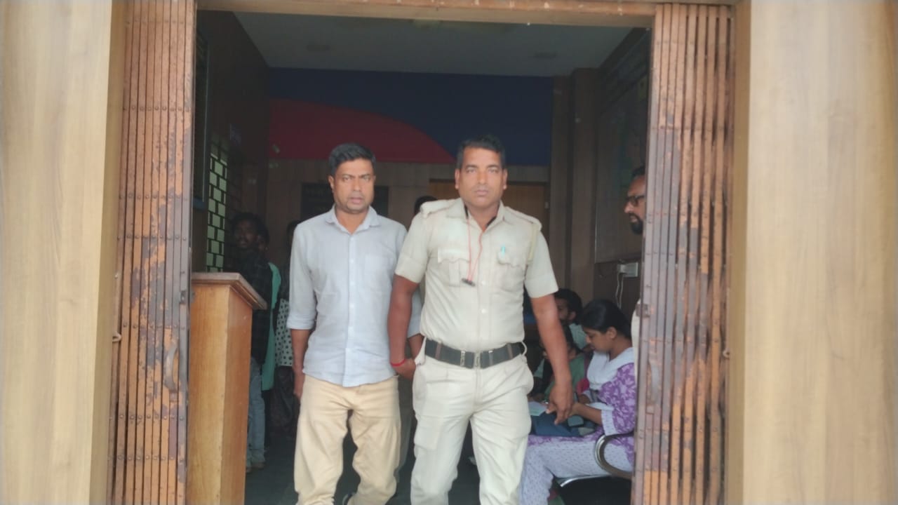 ভুল বুঝিয়ে জমি বিক্রি করে দেওয়ার নামে লক্ষাধিক টাকা আত্মসাৎ, গ্রেফতার অভিযুক্ত